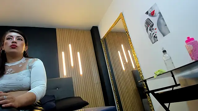 VickyJohnson1 Adlı Modelin Canlı XXX Sohbeti