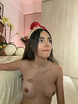 ZaraLuuv's Live XXX Chat