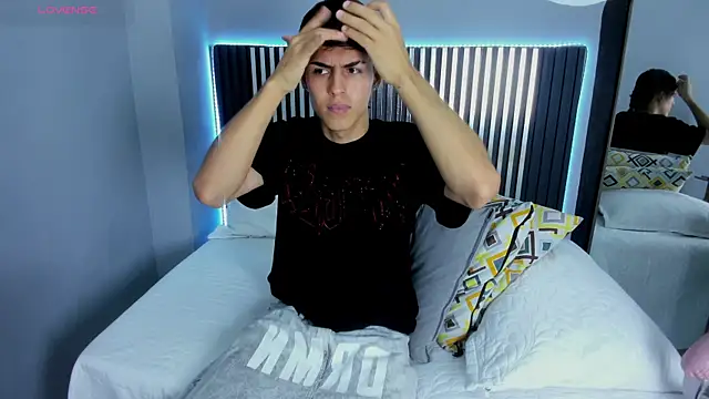 Chat +18 de Axel_Mendozaa ao vivo