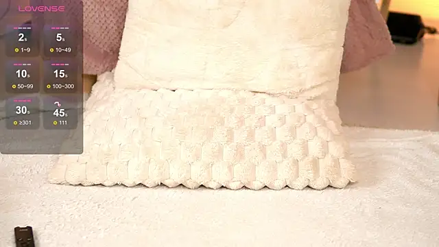 KairaAndrews' Live XXX Chat