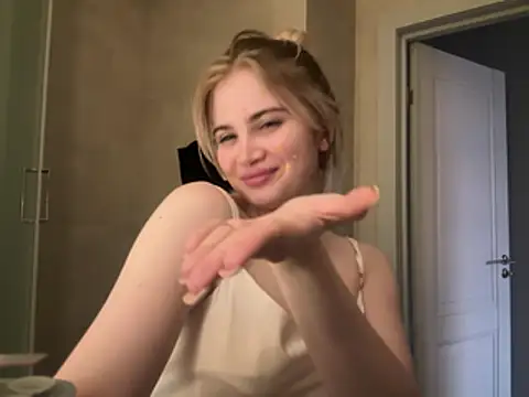 kirtova_ Adlı Modelin Canlı XXX Sohbeti