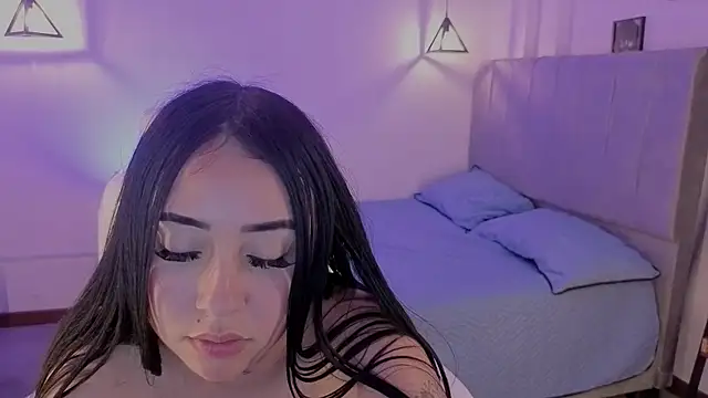 Онлайн чат XXX iam_sofiia
