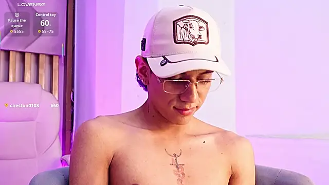 XXX chat uživo modela MathewAdamss