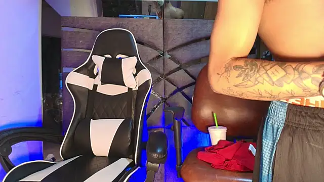 Xanderstone00 Live XXX-Chat