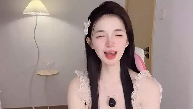 Annie-3 – Naživo XXX chat