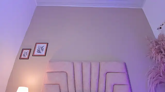 Eva-Millss' Live XXX Chat