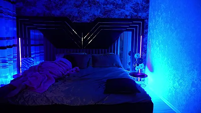 LittleJulii's Live XXX Chat