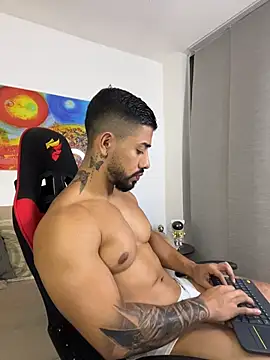 XXX chat uživo modela Ezzio_Scolaro