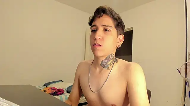 Michael_v77 live XXX chat