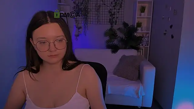 nymira's Live XXX Chat