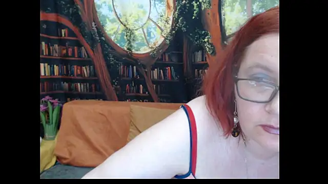 PlayfullMature Chat XXX live