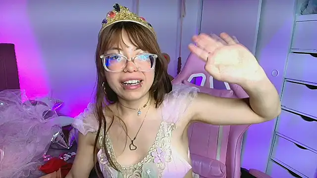 uchiiky_doll's Live XXX Chat