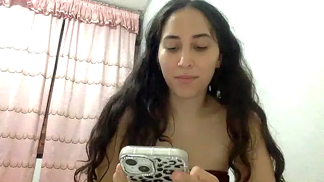 Chat XXX en directo de LatinDoll8