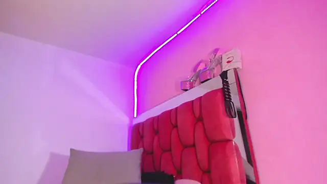 BiancaValentinna Adlı Modelin Canlı XXX Sohbeti