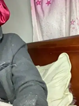 Chat XXX ao vivo de MISS-ENTITLED