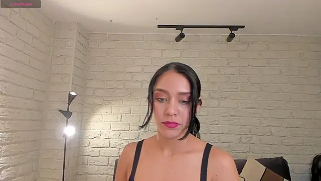 AmaliaCrus' Live XXX Chat