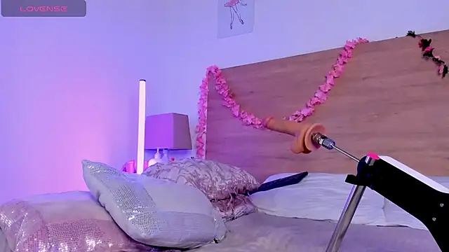 LaraRous Live XXX-chat