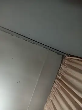 THE_BOY_NEXR_DOOR: διαδικτυακό σόου στην κάμερα