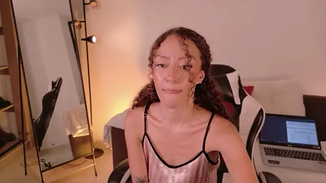 ChloeMoreti Chat XXX in diretta