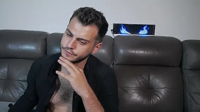 CrazyDom1 Adlı Modelin Canlı XXX Sohbeti