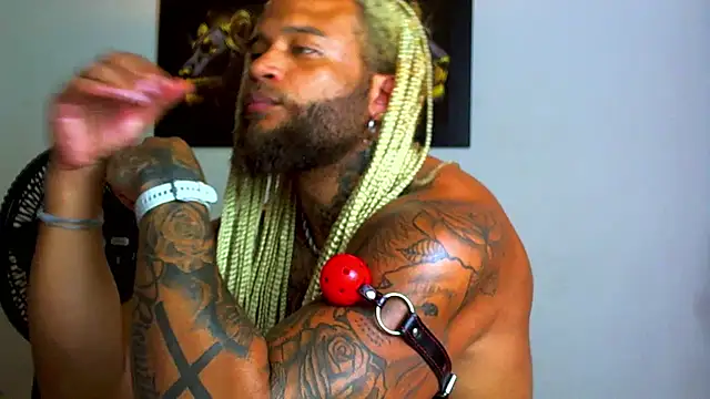 ragnar0825 Chat XXX in diretta