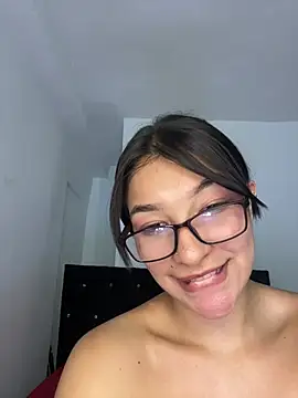 Hhannachiki's Live XXX Chat