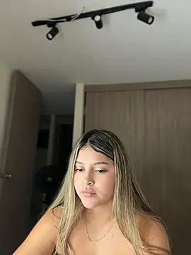lunablossom_ Chat XXX live