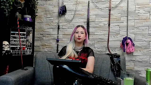 Miss_Kaz Live XXX-Chat