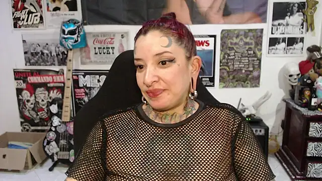 Rollyderolandia666's Live XXX Chat