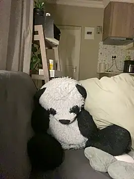 YellowHoneyDip's Live XXX Chat