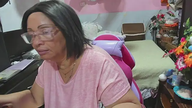 Mrs_mommy_ Chat XXX in diretta