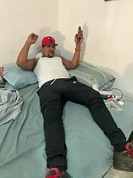 bigdick211292 即時 XXX 聊天