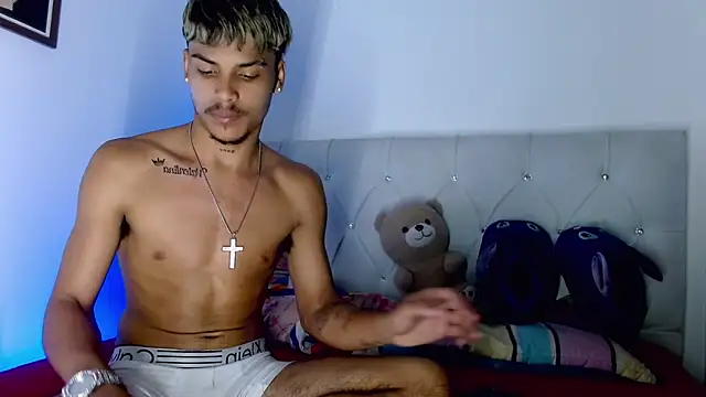 Angel_foxc13: απευθείας συνομιλία ΧΧΧ