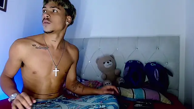 Chat +18 de Angel_foxc13 ao vivo