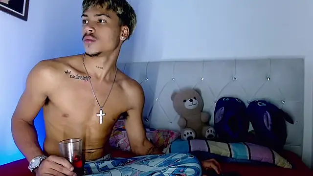 Angel_foxc13 Adlı Modelin Canlı XXX Sohbeti