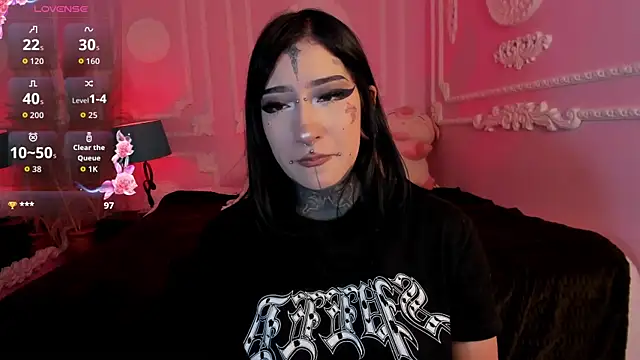 Kat_VonDe Adlı Modelin Canlı XXX Sohbeti