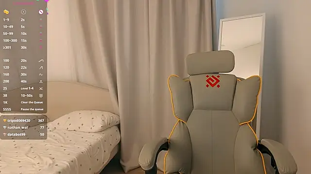 mowalova Adlı Modelin Canlı XXX Sohbeti