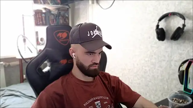 Chatroom XXX en direct de _Serious_Man