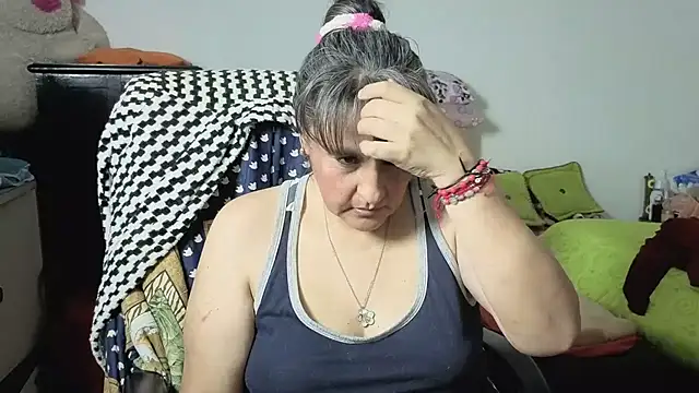 merlyna_goldens' Live XXX Chat