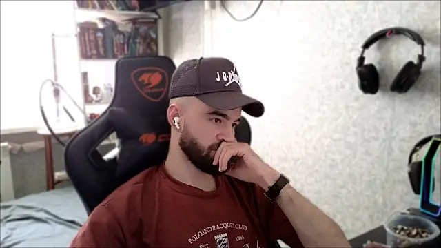 دردشة _Serious_Man الجنسية المباشرة