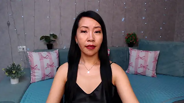 LiaPak Live XXX-chat