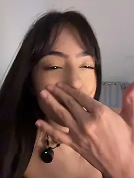 Hinata_3's Live XXX Chat