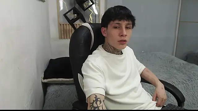 Chat XXX ao vivo de Cry_thereal