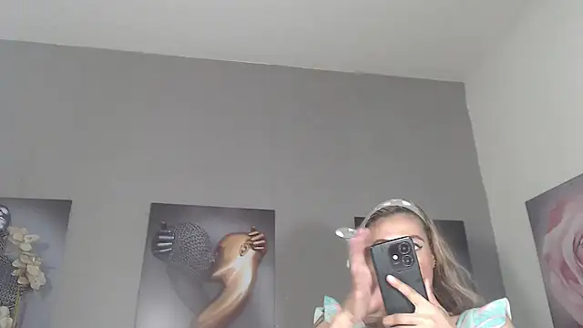 AntonellaBlanc Adlı Modelin Canlı XXX Sohbeti
