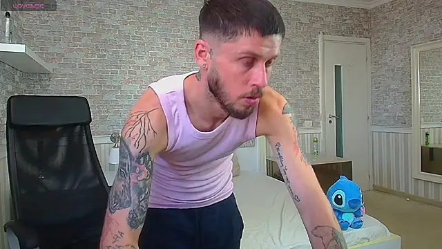 Czat XXX na żywo – JonahShaw