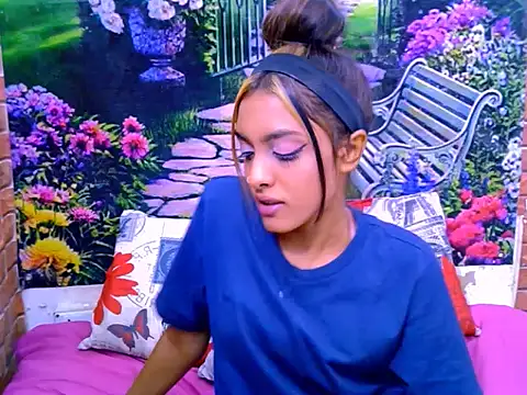 IndianPretty14u2Luv Adlı Modelin Canlı XXX Sohbeti