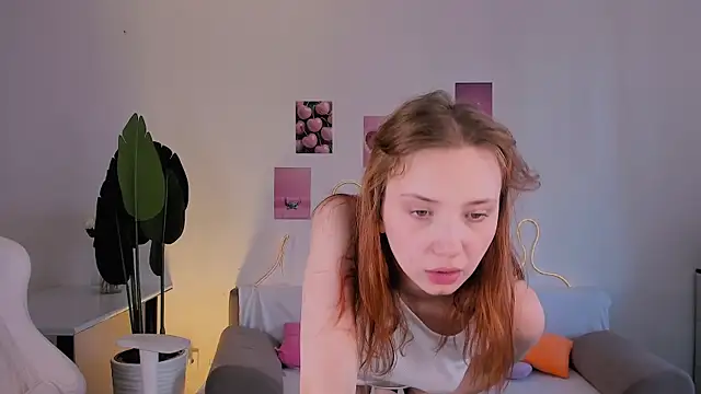 LittlePeach007 élő XXX-chatje