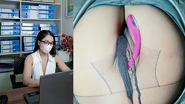 Julie-Rosee Live XXX-Chat