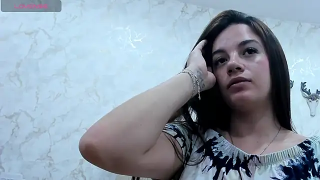 ThiiaraBrown's Live XXX Chat