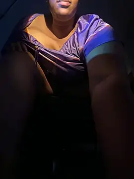 Toaoamazonnae's Live XXX Chat